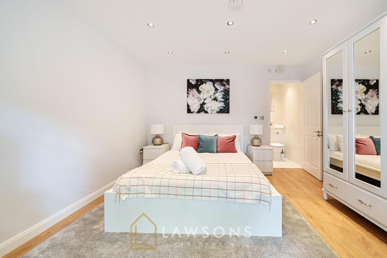 Stylish Living By Lawsons - 3 En Suites Windsor Exterior foto