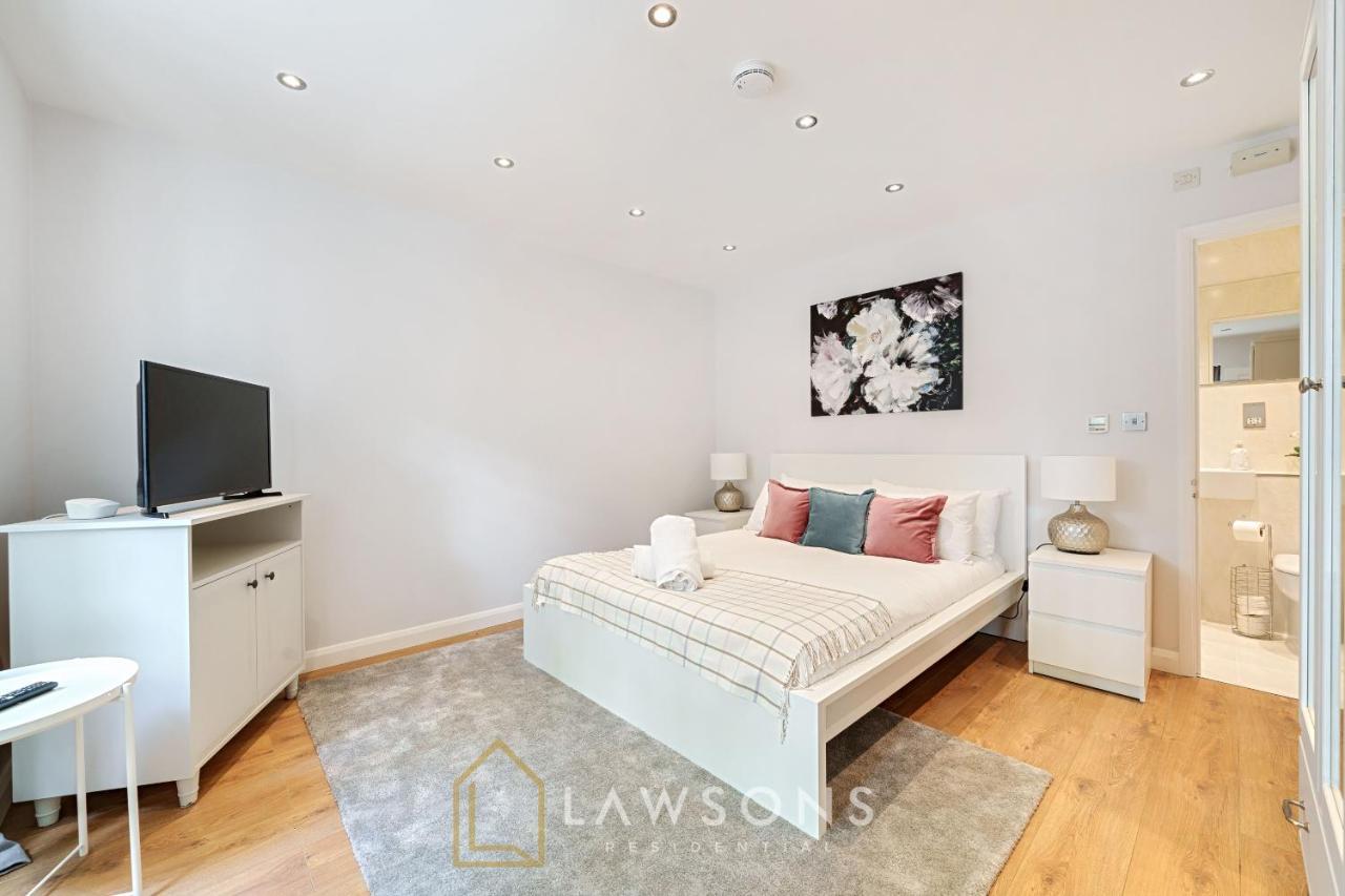 Stylish Living By Lawsons - 3 En Suites Windsor Exterior foto